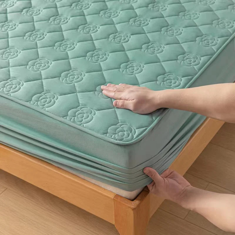 Waterproof Raw Cotton Bed Pad Protector Quilted Mattress Cover